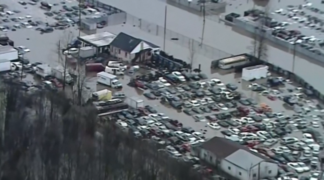 ABD'yi fırtına ve sel vurdu: 5 ölü