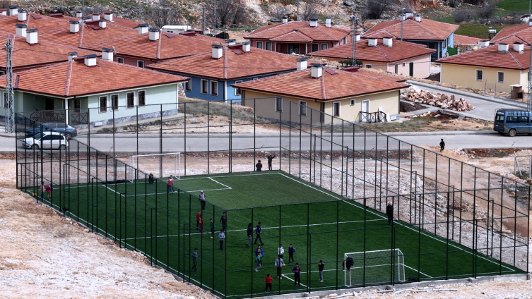Bakan Kurum'dan milli maç öncesi Zey Köyü'nden anlamlı paylaşım