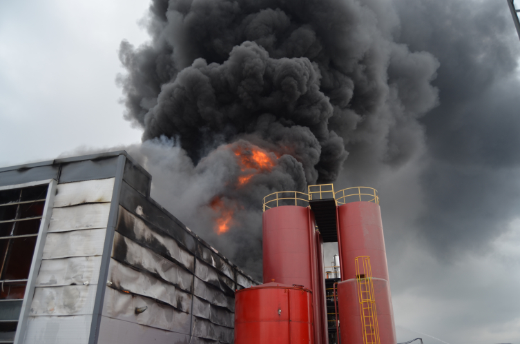 Aksaray'da geri dönüşüm fabrikasında yangın