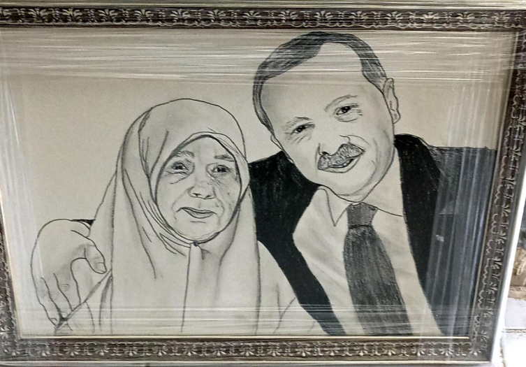 Erdoğan'a resim hediye eden Buğlem: Onu mutlu etmek istedim...