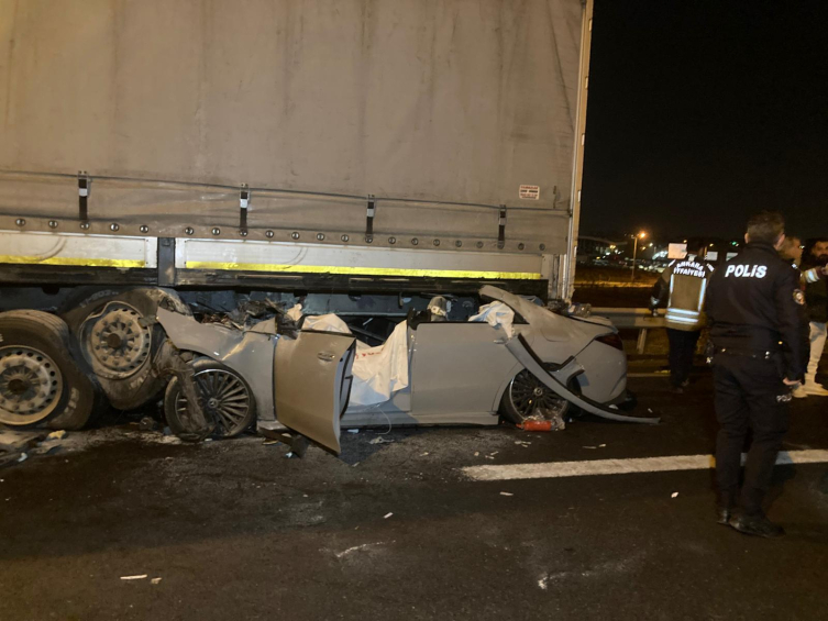 Ankara'da feci kaza: 2 ölü, 1 yaralı