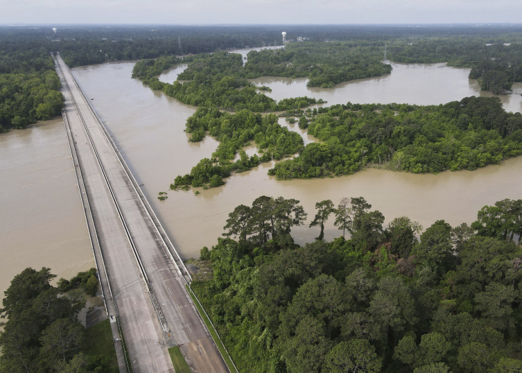 Texas'ta aşırı yağışlar taşkına neden oldu: Binlerce kişi tahliye edildi