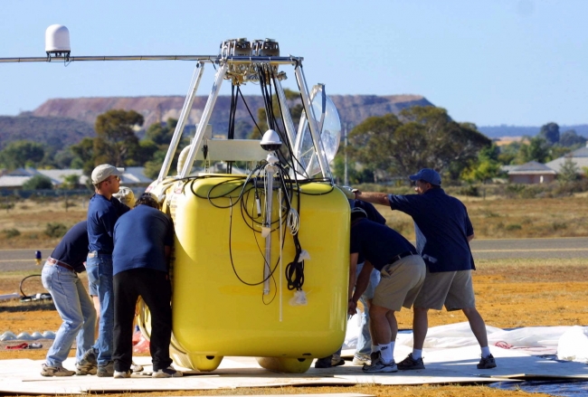 Dünyayı balonla gezen Steve Fossett'in yolculuğu