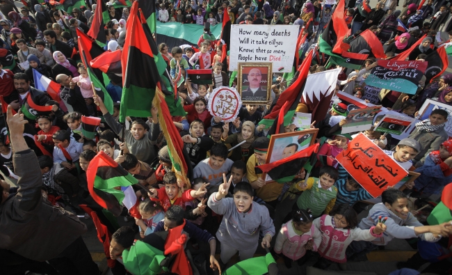 Bingazi'de düzenlenen Kaddafi karşıtı bir protesto. Nisan 2011. Fotoğraf: AP