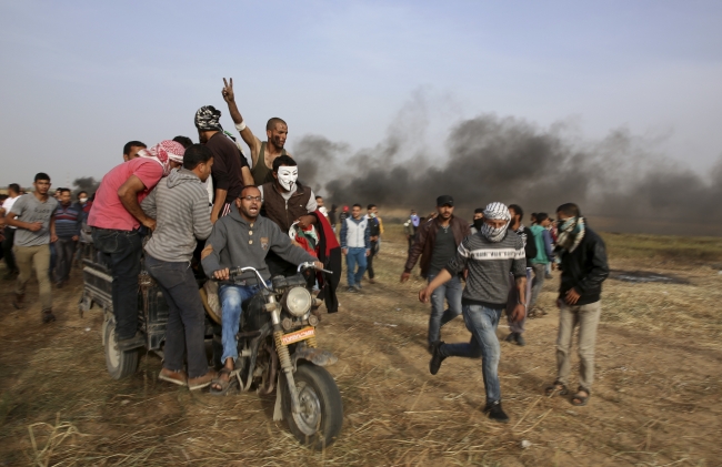 İsrail'in kurşunlarına meydan okuyan Filistinliler o anları anlattı