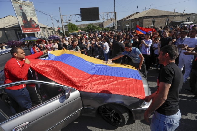 Ermenistan'ın yeni Başbakanı Nikol Paşinyan oldu