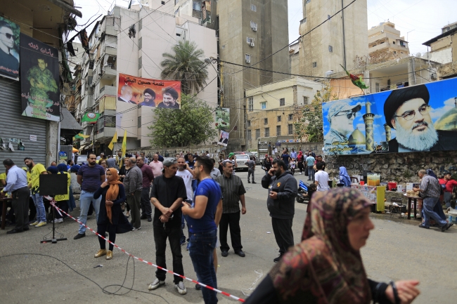 Beyrut sokakları seçim sonrası karıştı