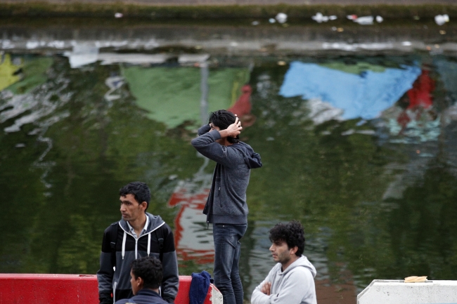 Fransa yine göçmen kamplarını hedef aldı