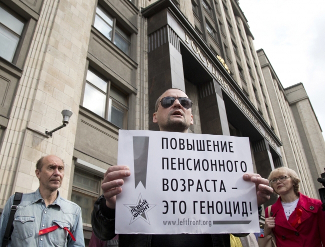 Rusya'da emeklilik yaşının yükseltilmesi protesto edildi