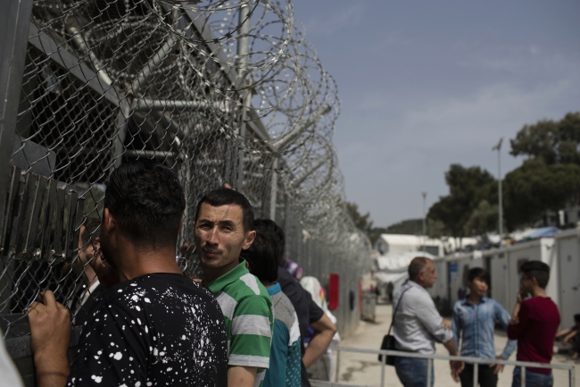 Yunanistan 6 bin sığınmacıyı adalardan ana karaya gönderiyor