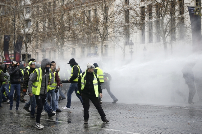 Avrupa Birliği, Fransa'daki şiddet olaylarına sessiz kaldı