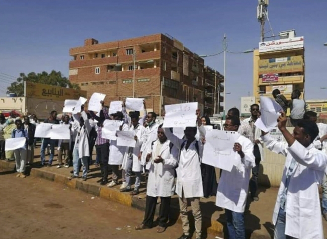 Sudan'da "Acil Destek Kuvvetleri" komutanından göstericilere destek
