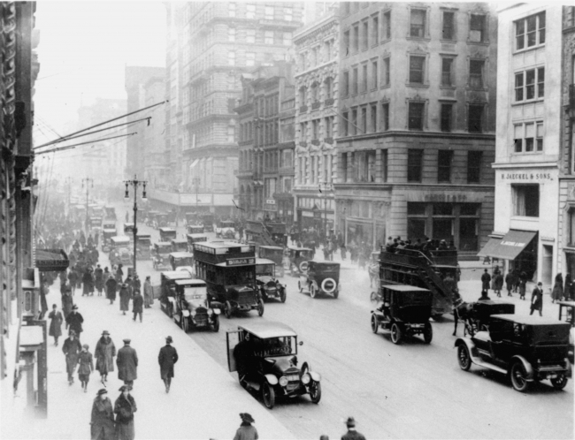 Dünyanın ilk elektrikli trafik ışıkları 104 yıl önce kullanıldı