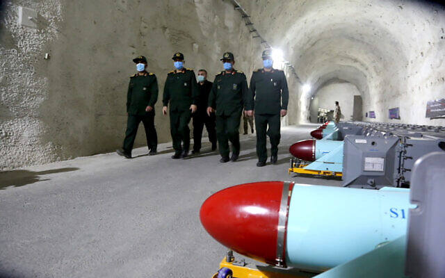 İran Devrim Muhafızları, 2021'de yeni bir yeraltı füze üssünü kamuoyuyla paylaştı. Fotoğraf: AP