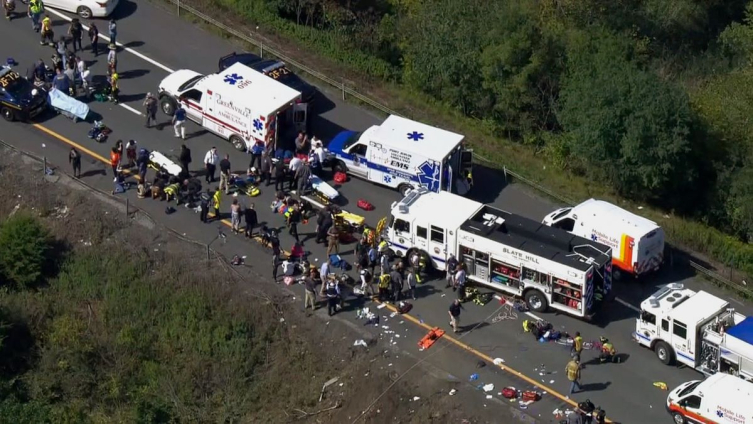 New York’ta öğrencileri taşıyan otobüs şarampole yuvarlandı: 2 ölü, 5 yaralı