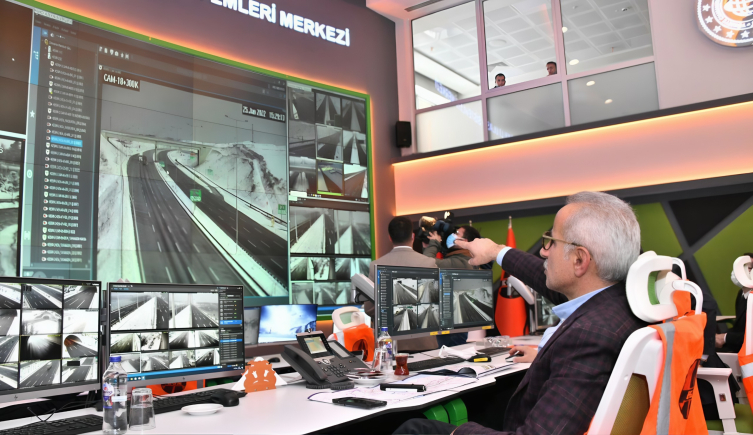 İstanbul'da sürücülere müjde: Gişeler kaldırıldı, kesintisiz geçiş başladı