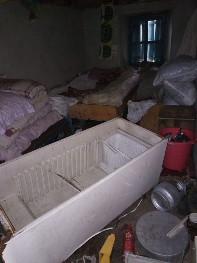 Ayılar onlarca yayla evine zarar verdi