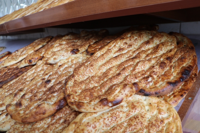 15 günde askıda 8 bin ekmek birikti