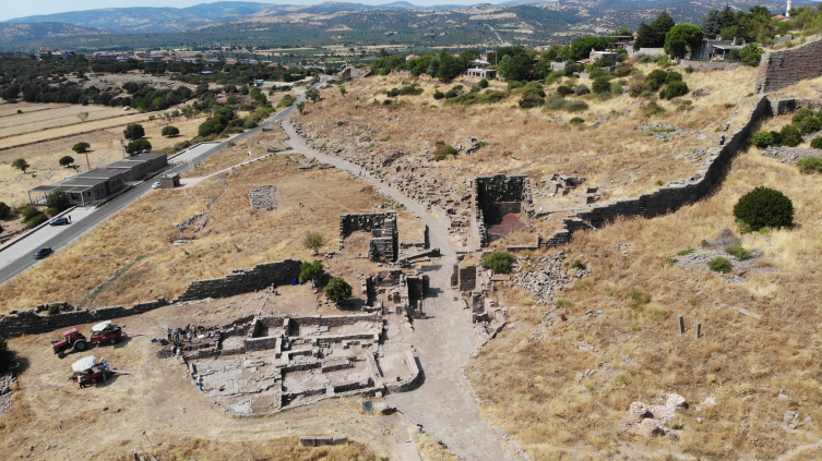 Assos Antik Kenti’nde 2 bin 300 yıllık izler bulundu