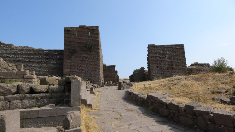 Assos Antik Kenti’nde 2 bin 300 yıllık izler bulundu