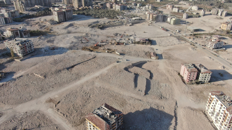 Hatay'da vatandaşlar yıllarca yaşadığı sokakları tanıyamaz hale geldi