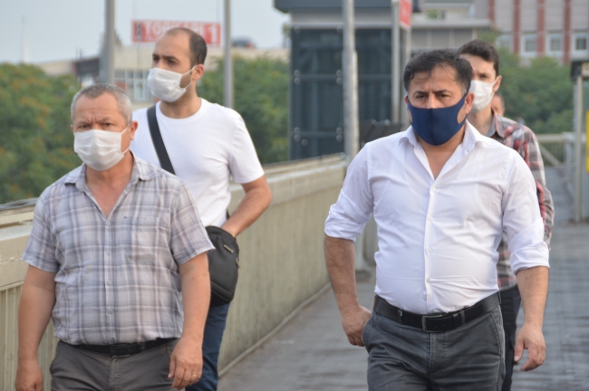 İstanbullular güne maske ile başladı
