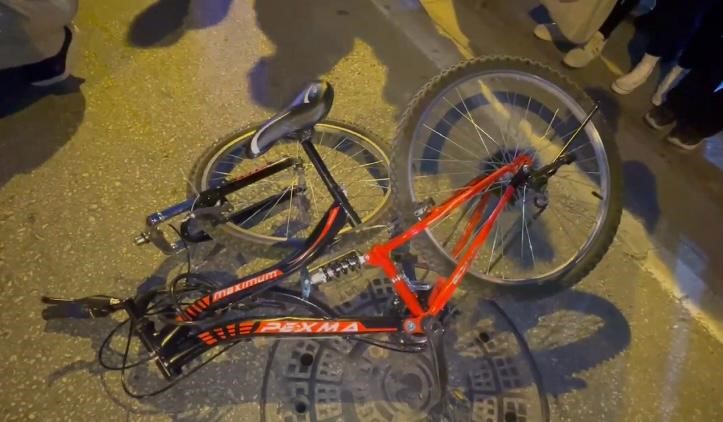 Bisiklete çarpan ambulans şoförü gözyaşlarına hakim olamadı