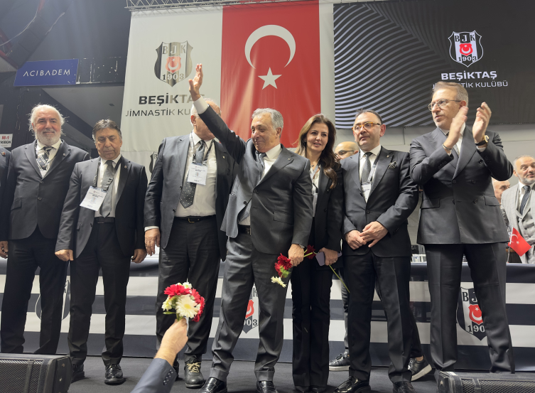 Ahmet Nur Çebi: Beşiktaş'ın borcu 'namustur' dedik