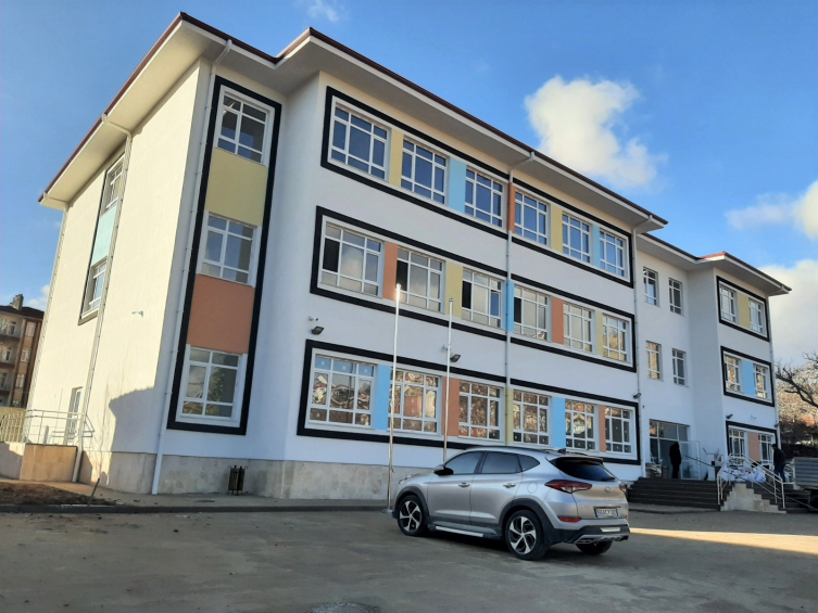 Yozgat’ta okul inşaatları hızla devam ediyor