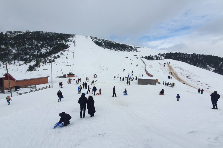 Zigana Kayak Merkezi binlerce ziyaretçiyi ağırladı