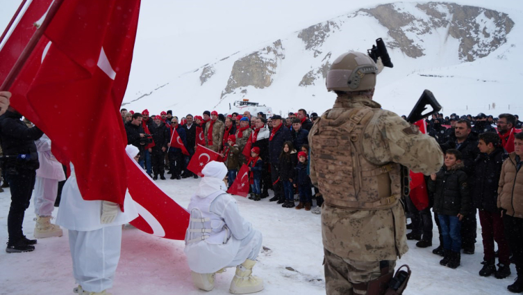 Bayburtlular şehitler için yürüdü