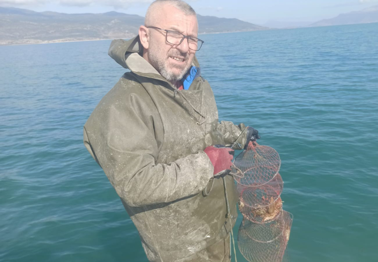 Isparta’da 200 adet kerevit sepeti ele geçirildi