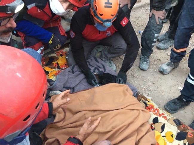 Ares enkazdan 65 saat sonra sağ olarak çıkartıldı