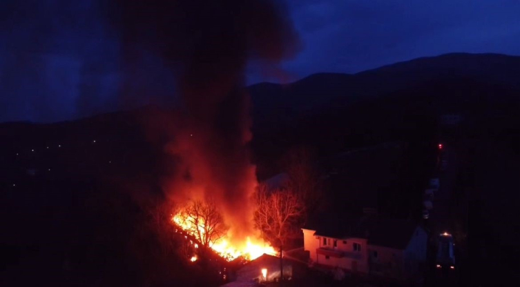 Zonguldak'ta tekstil atölyesi deposunda yangın