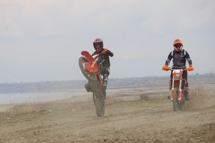 Burdur Gölü'nün kuruyan alanları ekstrem sporlara ev sahipliği yapıyor