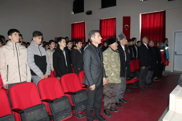 Kıbrıs Gazileri öğrencilerle bir araya geldiler