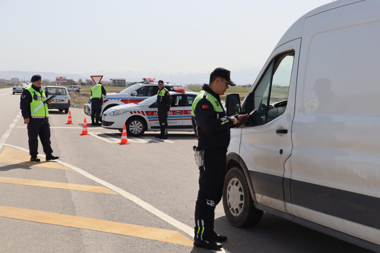 Jandarma Cayrokopter ile havadan denetliyor