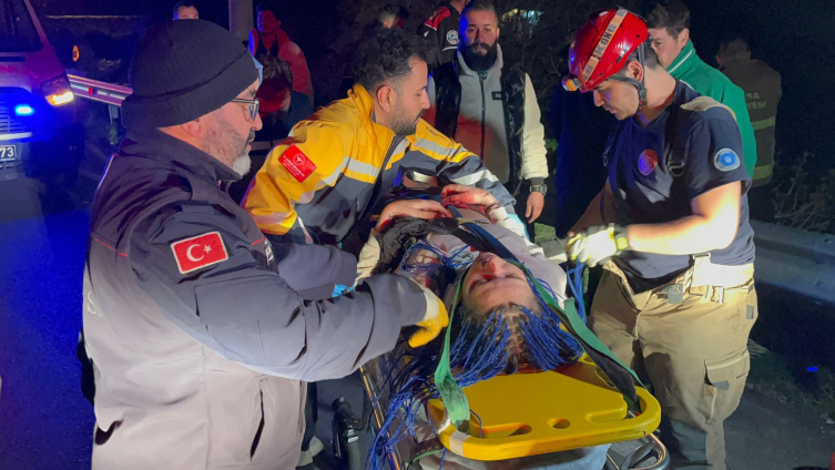 Bursa'da mahsur kalan genci itfaiye ekipleri kurtardı