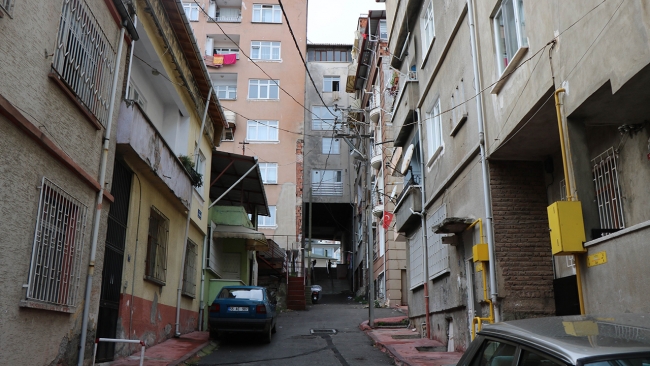 Karadeniz'de bu da görüldü: Altından sokak geçen apartman