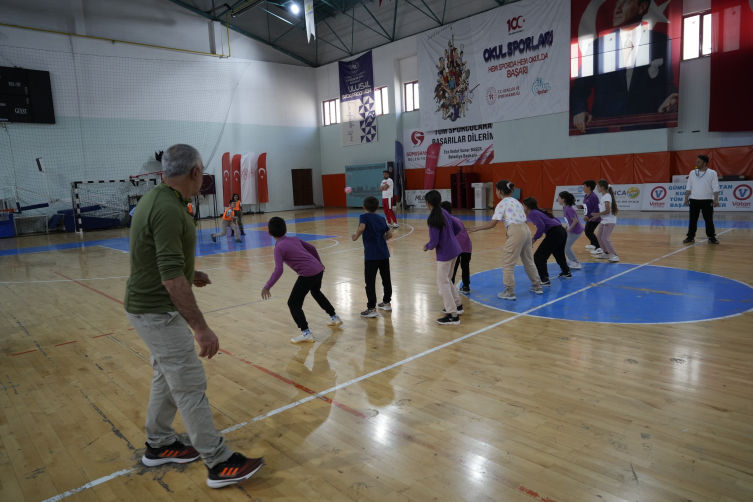 Gümüşhane’de sokak oyunları salonlara taşındı