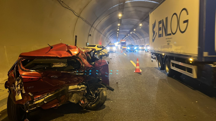 Niğde-Adana Otoyolu'nda trafik kazası: 4 yaralı