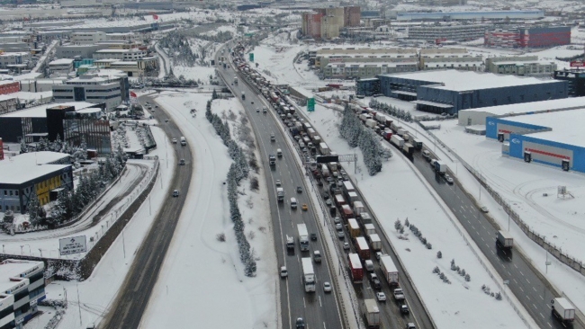 TEM'de trafik durma noktasına geldi