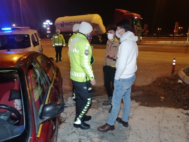 Ehliyetsiz ve alkollü sürücü plakasız ve trafikten men araçla yakalandı