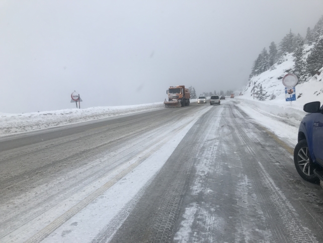 Konya-Antalya kara yolunda ulaşım güçlükle sağlanıyor