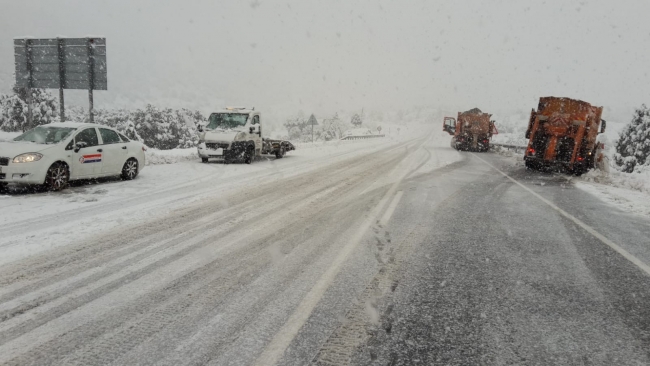 Konya-Antalya kara yolunda ulaşım güçlükle sağlanıyor