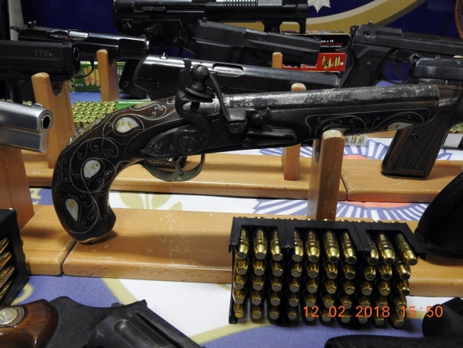 4 ilde kaçak silah operasyonu: 61 gözaltı, 5 tutuklama