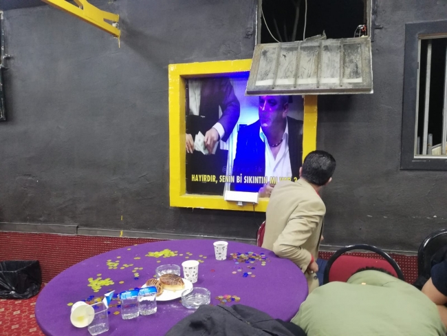 İzmir'de kumar operasyonu: 60 kişi yakalandı