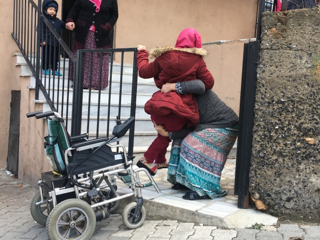 Hayatındaki tüm engelleri aştı, rampaya takıldı