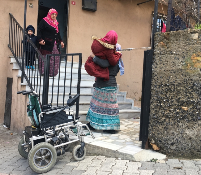 Hayatındaki tüm engelleri aştı, rampaya takıldı