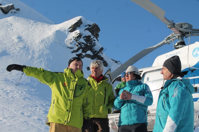 Bakan Bak, Kaçkar Dağları’nın zirvesine çıktı